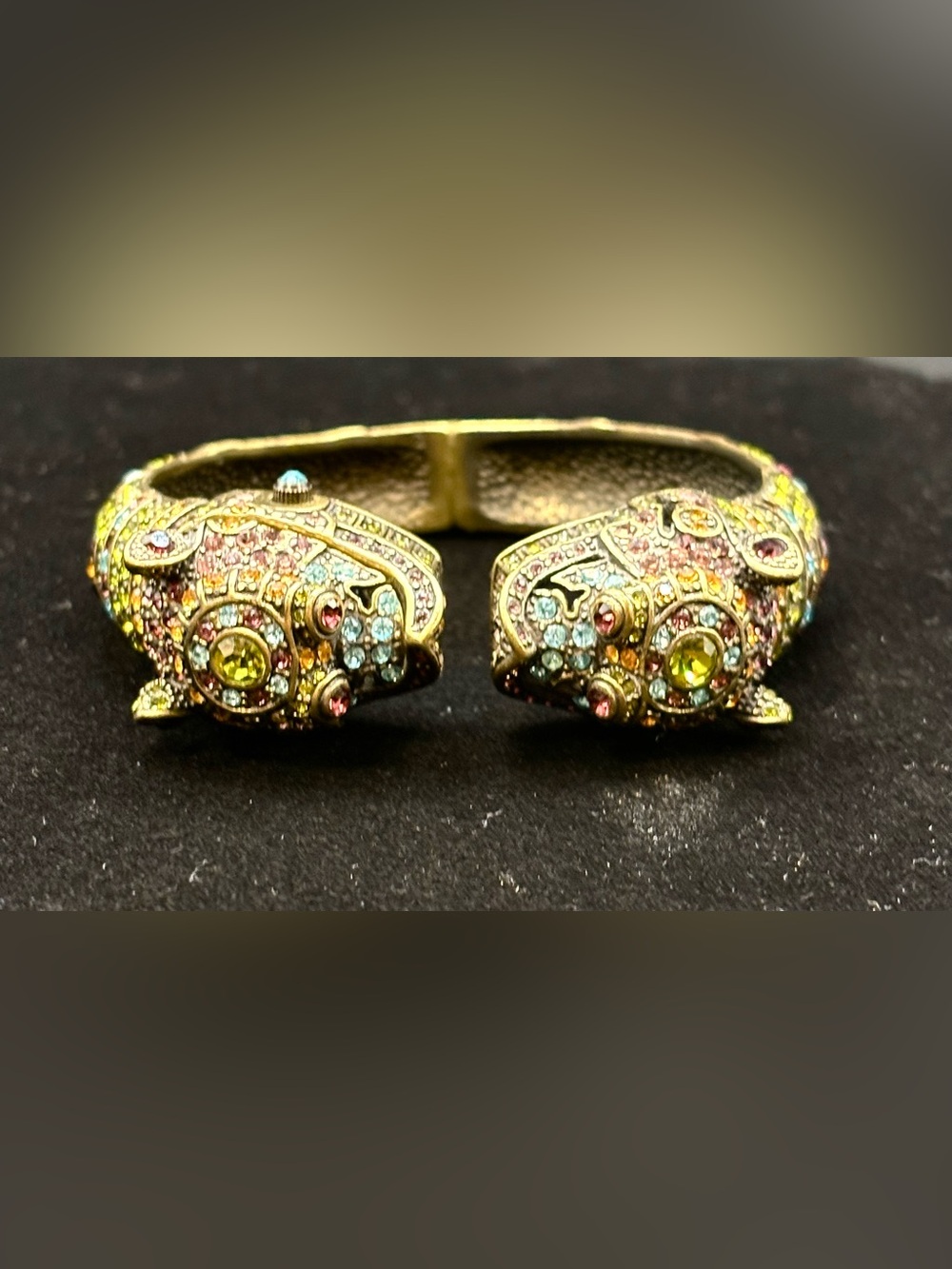 Heidi Daus Guardian Fu Dog Bracelet with Swarovski Crystals Needs New Battery